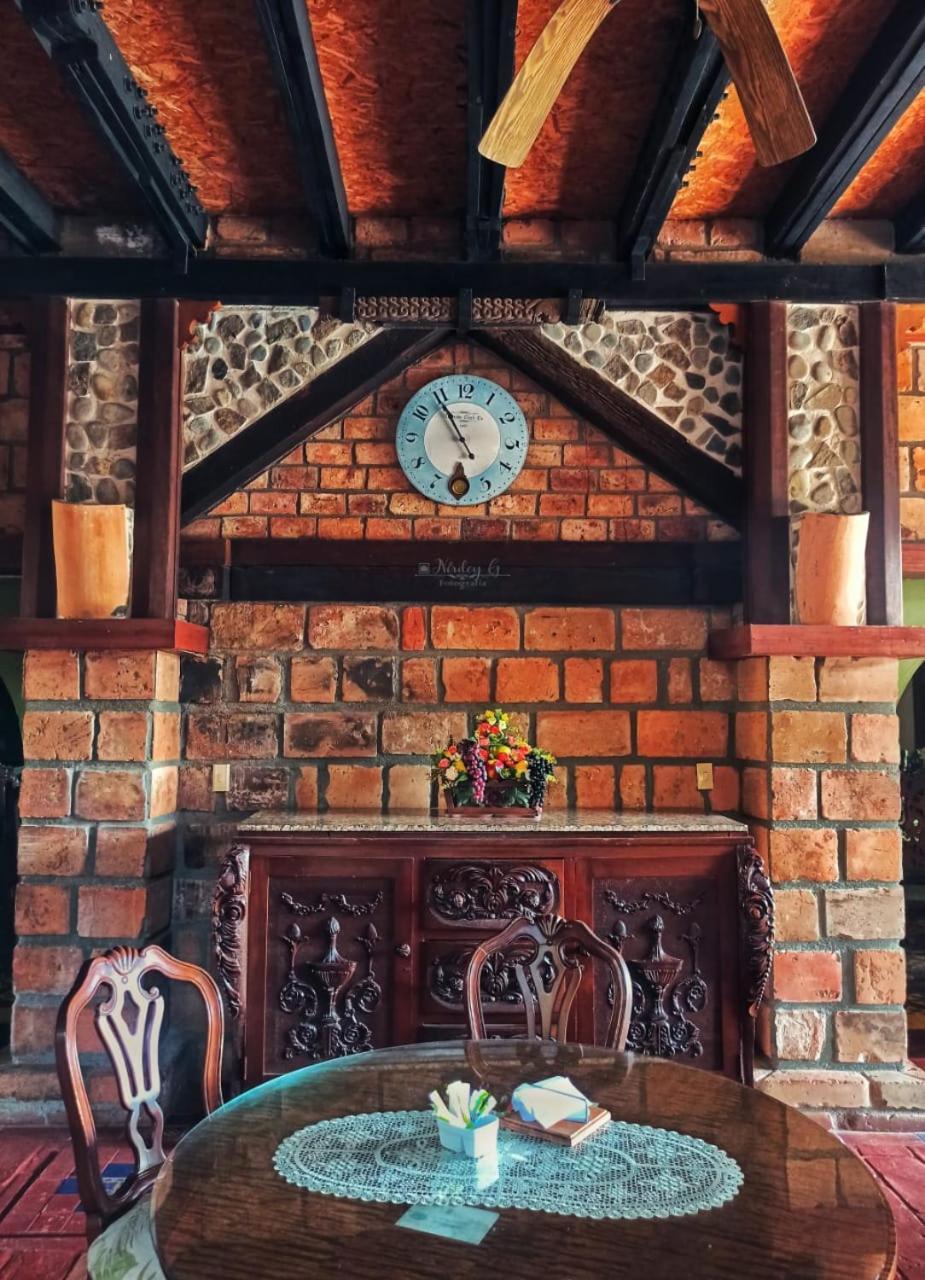 Hosteria De La Plaza Menor サンタ・フェ・デ・アンティオキア エクステリア 写真